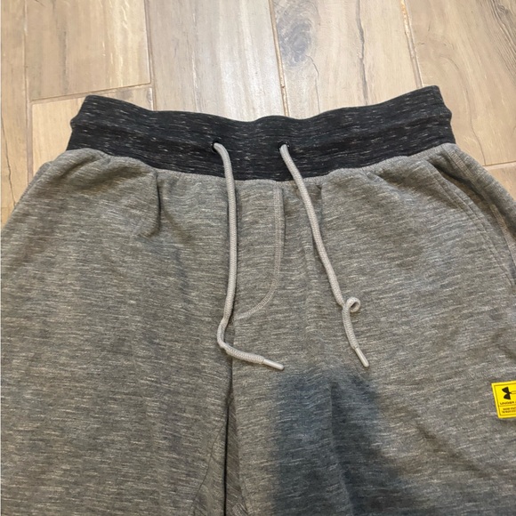 Under Armour Men's Gray Shorts - Picture 3 of 5
